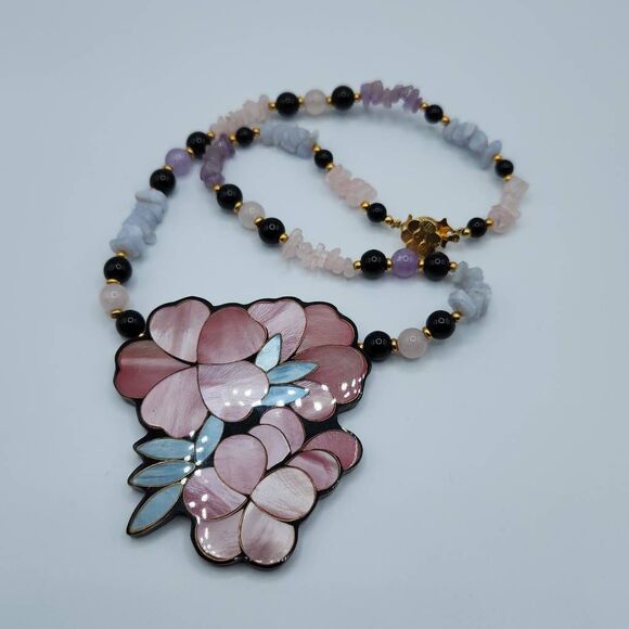SOLD**********Vtg Lee Sands MOP Floral Inlay Rose Quartz Onyx Beaded Necklace - Picture 2 of 7